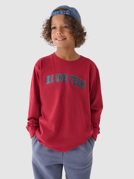 4F Longsleeve oversize chłopięcy - czerwony 122 (6-7 lat). Czerwone t-shirty dla chłopców 4f, bez wzorów, z bawełny, bez ramiączek. W wyprzedaży za 39.99 zł.