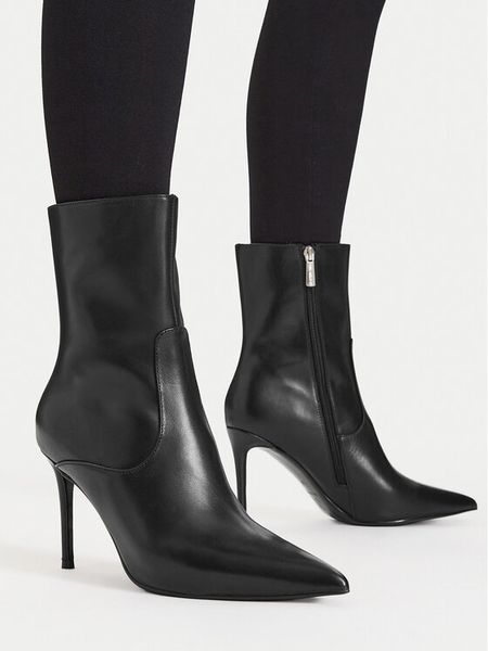 Eva Minge Botki EO-EILEN-62602 Czarny. Czarne botki damskie Eva Minge, ze skóry, bez obcasa, na szpilce, bez zapięcia. Za 449.99 zł.