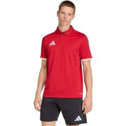 Koszulka męska adidas Entrada 26 Polo. Czerwone koszulki polo męskie Adidas, m, bez wzorów, z poliesteru, sportowe, bez ramiączek. Za 78.99 zł.