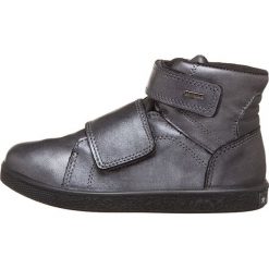 Skórzane sneakersy w kolorze srebrnym. Szare trampki i tenisówki dziewczęce Primigi, bez wzorów, z gore-texu, bez zapięcia. W wyprzedaży za 219.95 zł.