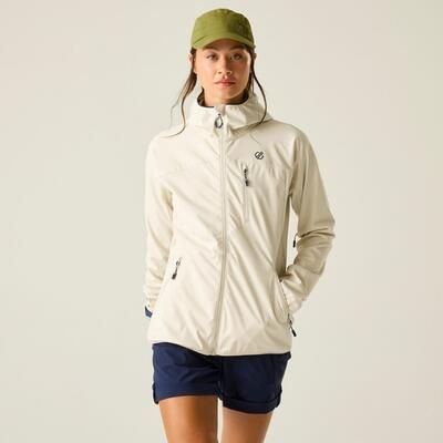Damska kurtka typu softshell z kapturem Lexan III. Białe kurtki damskie Dare 2b, bez wzorów, z materiału, z kapturem. Za 303.99 zł.