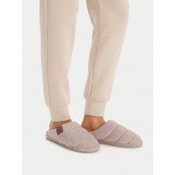 Kapcie G-Star. Brązowe kapcie damskie G-Star, bez wzorów. Za 89.99 zł.
