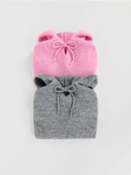 Sweter z kapturem z wełną - szary. Szare swetry damskie Reserved, l, bez wzorów, z dzianiny, bez kołnierzyka, bez ramiączek, z kapturem. Za 179.99 zł.