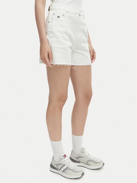 Tommy Jeans Szorty jeansowe DW0DW22695 Biały Regular Fit. Białe szorty damskie Tommy Jeans, bez wzorów, z bawełny. Za 234.99 zł.