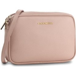 Torebka COCCINELLE - BV3 Pochette E5 BV3 55 89 07 Pivoine 208. Torebki do ręki damskie marki Coccinelle. W wyprzedaży za 449.00 zł.