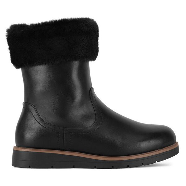 Botki Clara Barson. Czarne botki damskie Clara Barson, bez obcasa, na płaskiej podeszwie, bez zapięcia. Za 159.99 zł.