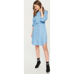 Sukienka szmizjerka - Niebieski. Niebieskie sukienki damskie Reserved, bez wzorów, bez kołnierzyka, bez ramiączek, szmizjerki. Za 159.99 zł.