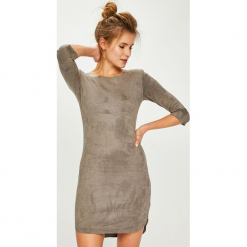 Answear - Sukienka. Szare sukienki damskie ANSWEAR, z dzianiny, casualowe, z okrągłym kołnierzem. Za 149.90 zł.