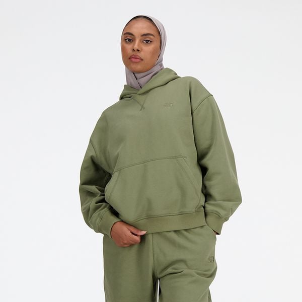 Bluza damska New Balance WT41537DEK – zielona. Zielone bluzy damskie New Balance, l, bez wzorów, z bawełny, bez kaptura. Za 169.99 zł.