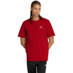 Koszulka męska adidas Color Icon Graphic. Czerwone buty sportowe męskie Adidas, m, bez wzorów, z bawełny, bez kołnierzyka, bez ramiączek, na fitness i siłownię. Za 77.99 zł.