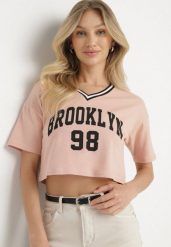 Ciemnoróżowy Bawełniany T-shirt z Napisem Nitanelia. Czerwone bluzki damskie Born2be, m, bez wzorów, z bawełny, bez kołnierzyka. Za 29.99 zł.