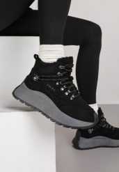 Czarne Sportowe Sneakersy Śniegowce Vices na Grubej Podeszwie Nellsana. Czarne obuwie sportowe damskie Born2be, z aplikacjami, z jeansu. Za 119.99 zł.