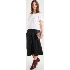 Whistles BARDOT TOP Bluzka white. Bluzki damskie marki Whistles, ze lnu. W wyprzedaży za 441.15 zł.