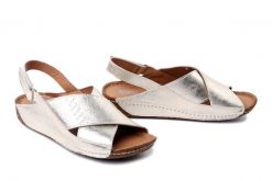 ARTIKER RELAKS 58C3238 gold, sandały damskie. Żółte sandały damskie Artiker Relaks, bez wzorów, ze skóry, bez obcasa, na koturnie, bez zapięcia. Za 194.90 zł.