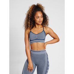 Bezszwowy biustonosz dla kobiet Hummel MT Lulu scrunch. Brązowe obuwie sportowe damskie Hummel, bez wzorów, z dżerseju, na fitness i siłownię. Za 174.00 zł.