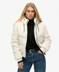 Superdry Everest Bomber Hybrid Jacket – Kurtka bomber damska z recyklingowanego. Białe kurtki damskie Superdry., uniwersalny, bez wzorów, z elastanu, bez kaptura. Za 525.75 zł.