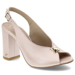 Różowe Sandały Chebello Skórzane Buty Damskie. Czerwone klapki damskie CheBello, z aplikacjami, ze skóry, bez obcasa, na obcasie, bez zapięcia. Za 319.00 zł.