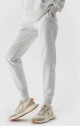 4f Spodnie 4F 4FWSS24TTROF606 27M. Spodnie sportowe damskie 4f, m, bez wzorów. Za 128.01 zł.