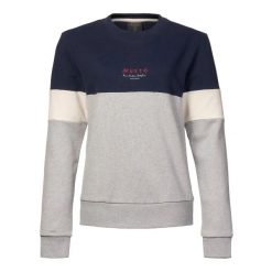 Trójkolorowy sweatshirt damski Musto Marina. Niebieskie bluzy sportowe damskie Musto, bez wzorów, bez kaptura, żeglarskie. Za 394.00 zł.