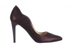 Szpilki Bayla-097 W7001-221 Fiolet Metalic, Skóra naturalna - 36. Fioletowe szpilki damskie Bayla, bez wzorów, ze skóry, bez obcasa, bez zapięcia. W wyprzedaży za 89.10 zł.