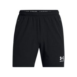 Krótkie tkaninowe spodenki Under Armour Challenger Pro. Białe krótkie spodenki sportowe męskie Under Armour, xl, bez wzorów, z materiału, do piłki nożnej. Za 199.46 zł.
