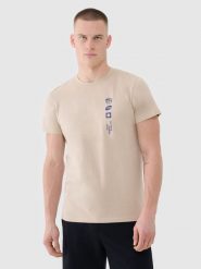4F T-shirt regular z nadrukiem męski - beżowy 3XL. Brązowe koszulki sportowe męskie 4f, m, bez wzorów, z bawełny, klasyczne, bez kołnierzyka. W wyprzedaży za 59.99 zł.