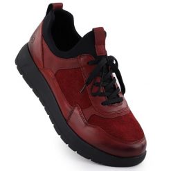 Skórzane półbuty damskie na platformie czerwone Remonte Rieker D2V00-35. Czerwone półbuty damskie Rieker, bez wzorów, ze skóry, bez obcasa, na platformie, bez zapięcia. Za 343.20 zł.