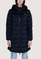 Kurtka puchowa Kobieta GUESS ACTIVE NEW ALETA LONG PUFFER. Czarne kurtki damskie Guess Active, s, z aplikacjami, z jeansu, bez kaptura. Za 564.20 zł.