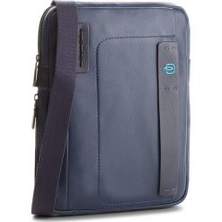 Saszetka PIQUADRO - CA3228P15/N Blu3. Niebieskie saszetki męskie Piquadro, ze skóry, młodzieżowe. W wyprzedaży za 539.00 zł.