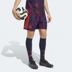 Spodenki z trzeciego zestawu FC Bayern 26/27. Krótkie spodenki sportowe męskie Adidas, s, bez wzorów, z materiału, do piłki nożnej, climacool (adidas). Za 199.00 zł.
