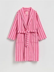 Szlafrok z paskiem - intensywny róż. Czerwone szlafroki damskie Reserved, l, bez wzorów, z bawełny, bez ramiączek, bez kaptura. Za 159.99 zł.