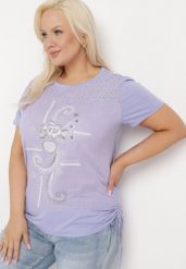 Fioletowy T-shirt z Bawełny Ozdobiony Cyrkoniami i Ściągaczami po Bokach Forena. Fioletowe bluzki damskie Born2be, xl, z aplikacjami, z bawełny, bez kołnierzyka. Za 64.99 zł.