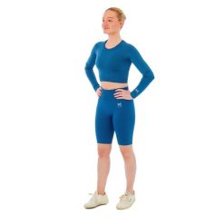 Damski zestaw sportowy Xtreme - krótkie spodenki + sportowy Croptop - niebieski. Niebieskie legginsy damskie XTREME SOCKSWEAR, m, bez wzorów, krótkie, na fitness i siłownię. W wyprzedaży za 190.74 zł.
