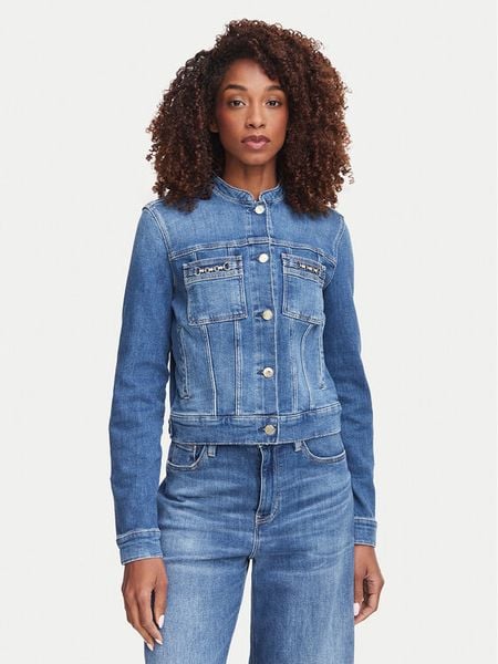 Guess Kurtka jeansowa W6YN03 D1341 Niebieski Regular Fit. Niebieskie kurtki damskie Guess, xl, z aplikacjami, z jeansu, bez kaptura. Za 614.99 zł.