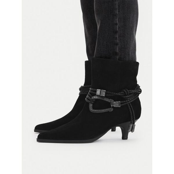 Botki Badura. Czarne botki damskie Badura, bez obcasa, na słupku, bez zapięcia. Za 499.99 zł.