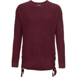 Sweter ze sznurowaniem bonprix bordowy. Czerwone swetry damskie bonprix, ze sznurowanym dekoltem. Za 89.99 zł.