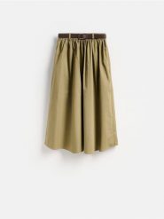 Bawełniana spódnica midi - oliwkowy. Zielone spódnice damskie Reserved, l, bez wzorów, z bawełny, midi, rozkloszowane. Za 139.99 zł.