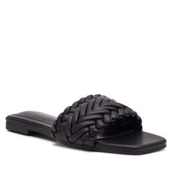 Klapki DeeZee. Czarne klapki damskie DeeZee, bez wzorów, bez obcasa. Za 69.99 zł.