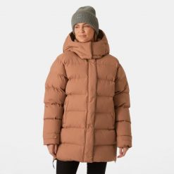 Damska długa kurtka z kapturem Helly Hansen Aspire. Brązowe kurtki sportowe damskie Helly Hansen, bez wzorów, z puchu, z kapturem, trekkingowe. W wyprzedaży za 1,252.50 zł.