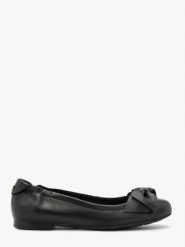 Czarne baleriny z kokardą i marszczeniem. Czarne baleriny damskie Ryłko, bez wzorów, ze skóry, eleganckie, bez obcasa. Za 349.99 zł.