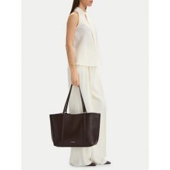 Torebka GINO ROSSI. Brązowe torebki do ręki damskie Gino Rossi, bez wzorów, bez dodatków. Za 279.99 zł.