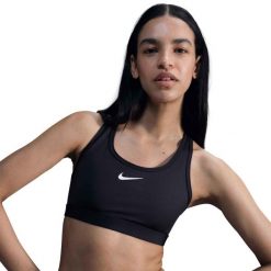 Damskie koszulka wszyte wkładki W NK SWSH MED SPT BRA. Czarne koszulki sportowe damskie Nike, s, bez wzorów, z materiału, bez kołnierzyka, bez ramiączek, dri-fit (nike). Za 185.85 zł.