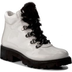 Trapery STEVE MADDEN - Asur Bootie 91000583-07040-02001 White. Białe śniegowce i trapery damskie Steve Madden, z materiału. W wyprzedaży za 309.00 zł.