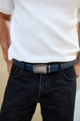 Pasek męski skórzany klamra automatyczna granatowy Beltimore A51 : Kolory - granatowy, Rozmiar pasków - r.125-140 cm. Niebieskie paski damskie bez wzorów, ze skóry, wizytowe. Za 64.99 zł.