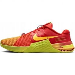 Buty treningowe męskie Nike Metcon 8 AMP. Czerwone buty sportowe męskie Nike, z gumy, bez zapięcia, na fitness i siłownię. Za 631.00 zł.
