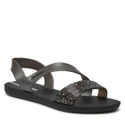 Sandały Ipanema. Czarne klapki damskie Ipanema, bez wzorów, bez obcasa, na płaskiej podeszwie, bez zapięcia. Za 149.99 zł.