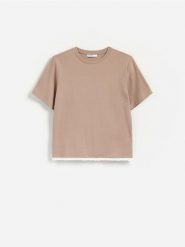T-shirt z ozdobnym wykończeniem - beżowy. Brązowe t-shirty damskie Reserved, l, bez wzorów, z bawełny, bez kołnierzyka. Za 79.99 zł.