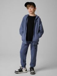 4F Spodnie dresowe joggery chłopięce - niebieskie 140 (9-10 lat). Niebieskie spodnie sportowe dla chłopców 4f, bez wzorów, z dresówki, do biegania. Za 99.99 zł.