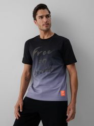 4F T-shirt regular z nadrukiem męski - czarna XL. Czarne t-shirty męskie 4f, m, bez wzorów, z jeansu, klasyczne, bez kołnierzyka. W wyprzedaży za 59.99 zł.