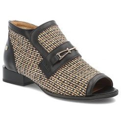Beżowe Botki Maciejka Eleganckie Obuwie Damskie. Brązowe kozaki damskie Maciejka, ze splotem, z otwartym noskiem, bez obcasa, na obcasie. Za 489.00 zł.